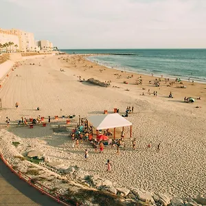 No 5 , Cadice Spagna