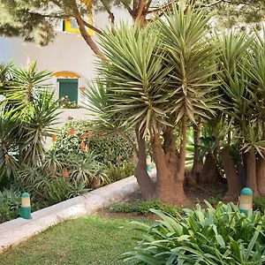 stunning-ground-floor-apartment.hotelsinnerja.org/